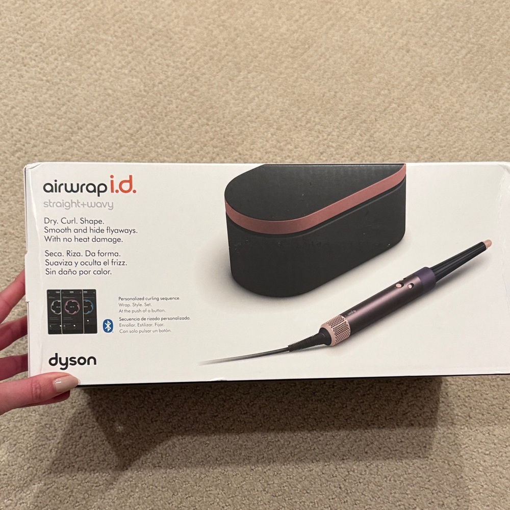 Dyson Airwrap i.d. Styler in Black and Purple